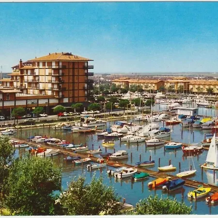 Comfortable Flat With Shared Pool * Porto Santa Margherita di Caorle