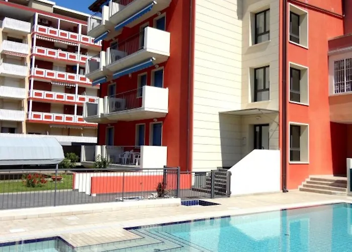 Comfortable Flat With Shared Pool *